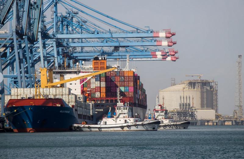 ميناء دمياط يستقبل 37950 طنًا من البضائع