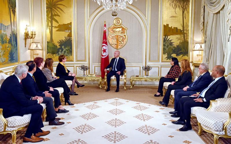 لقاء الرئيس التونسي ووفد البنك