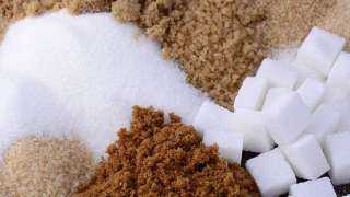 نمو طفيف في أسعار السكر العالمية بعد توقعات بانخفاض الإنتاج العالمي
