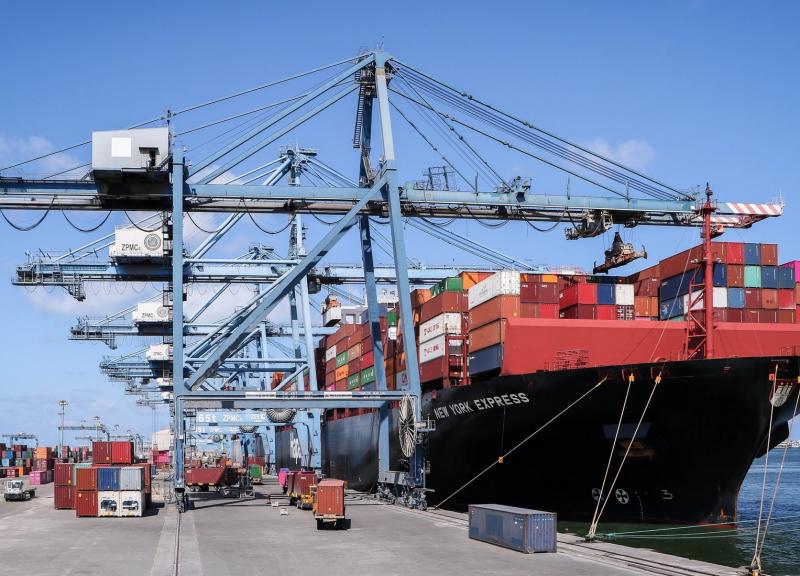 ميناء دمياط يستقبل 45212 طنًا من البضائع