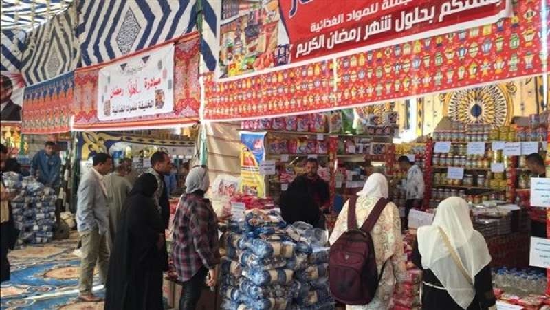 السكر بـ27 جنيهًا.. أسعار السلع في «معارض أهلًا رمضان» بالجيزة