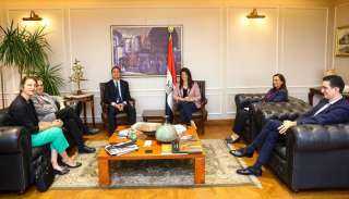 «المشاط» تبحث مع السفير الفرنسي لدى مصر تطوير العلاقات المشتركة بين البلدين