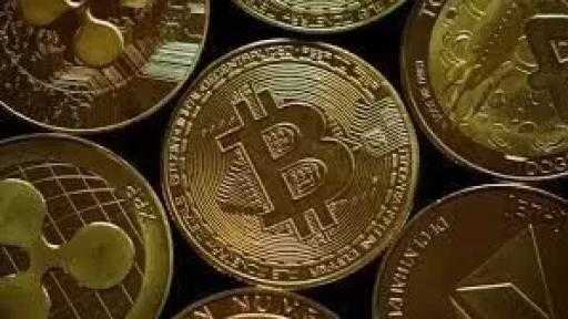 صناديق البيتكوين المتداولة في أمريكا تتجه لتسجيل أكبر سحوبات شهرية على الإطلاق