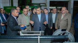 وزير الإنتاج الحربي يتفقد خطوط الإنتاج بشركة أبو زعبل للصناعات الهندسية