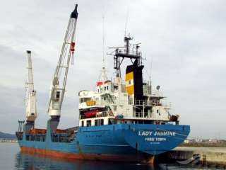 تصدير 10 آلاف طن دقيق عبر ميناء بورتوفيق إلى اليمن