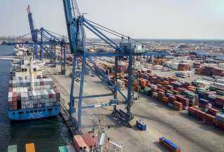 تضم قمح وذرة.. ميناء دمياط يستقبل 61299 طنًا من البضائع