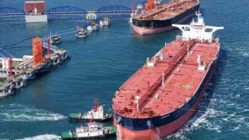 الإمارات والكويت ترفعان صادرات النافثا إلى آسيا عبر مسارات بديلة لمضيق هرمز الإمارات والكويت ترفعان صادرات النافثا إلى آسيا عبر مسارات بديلة لمضيق هرمز