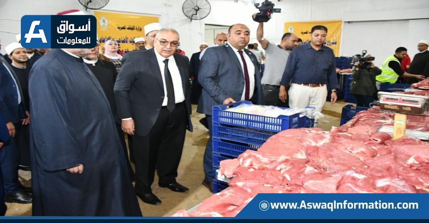 وزير الأوقاف يوزع الدفعة الأولى من لحوم الأضاحي من مجزر البساتين