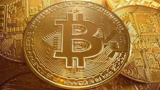 بنسبة 12%.. البيتكوين ترتفع بأعلى وتيرة منذ عام
