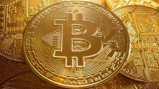 انخفاض العملات المشفرة والبيتكوين تتداول دون 81 ألف دولار