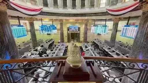 البورصة المصرية تخسر 73 مليار جنيه بجلسة الأحد بسبب الحرب الإيرانية