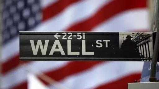 المستثمرون الأمريكيون يضخون 105 مليارات دولار في صناديق سوق المال تحسبًا لقرار... المستثمرون الأمريكيون يضخون 105 مليارات دولار في صناديق سوق المال تحسبًا لقرار الفيدرالي