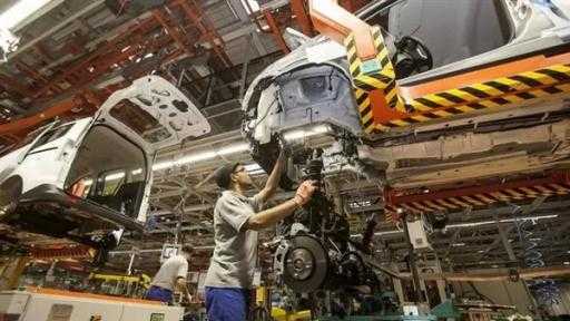 نمو إنتاج القطاع الخاص غير النفطي في مصر للشهر الثالث على التوالي