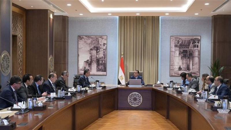خلال الاجتماع