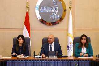كامل الوزير يستعرض موقف مشروعات التنمية الصناعية بصعيد مصر