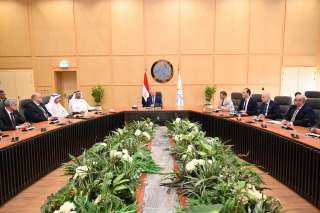 وزير النقل يشهد توقيع عقد ترخيص لشركة “جرين فالي” لتشغيل سيارات كهربائية في مصر