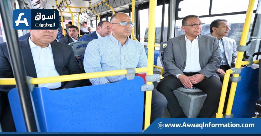 نائب رئيس الوزراء يتفقد محطات الأتوبيس الترددى ويستقل حافلة