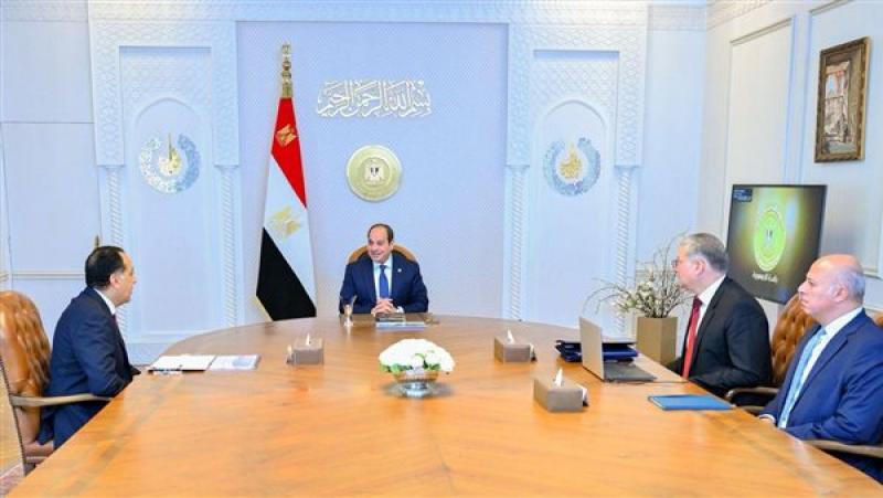 الرئيس السيسي ووزير البترول