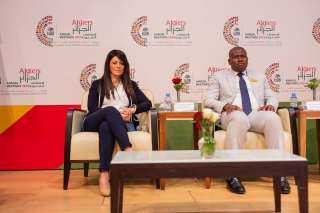 وزيرة التخطيط: جذب استثمارات دولية للقطاع الخاص بـ 4 مليارات دولار لتوليد 4 جيجاوات من الطاقة المتجددة
