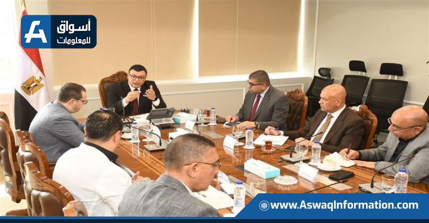 وزير الإسكان يصدر حزمة تكليفات لتطوير المحاور والطرق وتنمية أراضي الحزام الأخضر