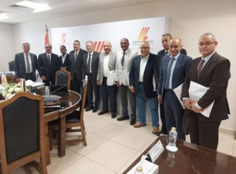 القابضة للكهرباء والمحطات المائية