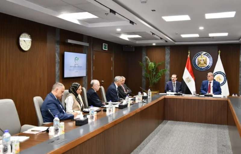 اجتماع وزير البترول