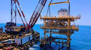 تركيب المنصة البحرية WEB OFFSHORE بمشروع تنمية حقل غاز غرب البرلس