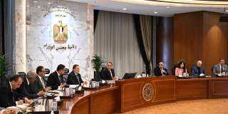 رئيس الوزراء يُطالب محافظ البنك المركزي بوضع ضوابط لتيسير إجراءات تصدير العقار