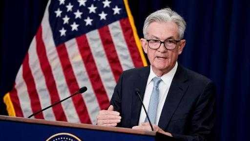 رئيس الاتحادي باول يشيد باستعداد فولكر للمقاومة