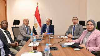 وزير الري يُناقش التعاون مع الجامعة الأمريكية بمجال ”التحلية للإنتاج الكثيف للغذاء”