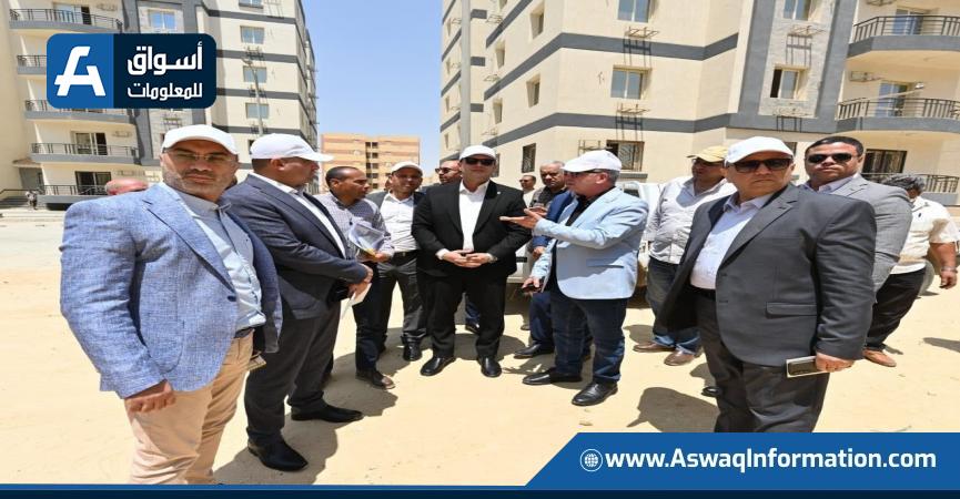 وزير الإسكان يتفقد أعمال تطوير المحاور والطرق الرئيسية ومشروعا سكنيا فى بدر