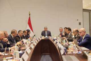 وزير السياحة يناقش مستجدات الموقف التنفيذي لمشروع المتحف المصري الكبير