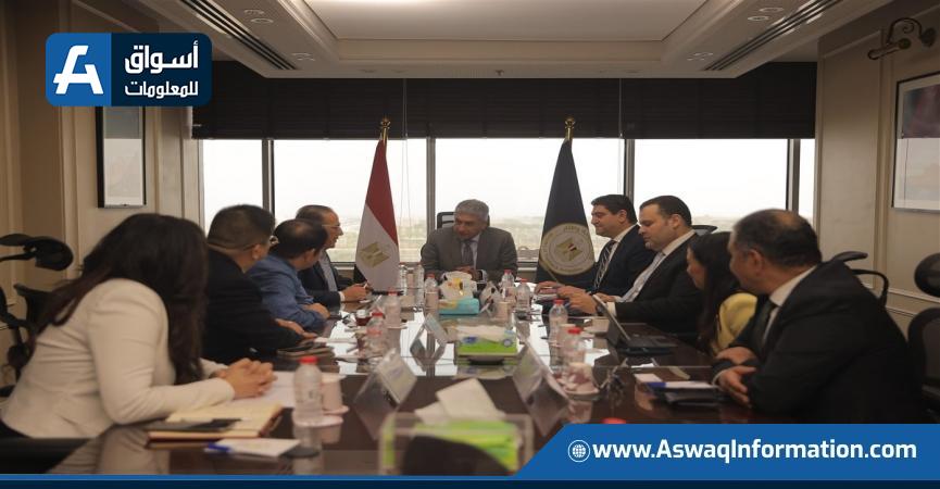 وزير السياحة يبحث سبل تطوير منتج السياحة النيلية فى مصر
