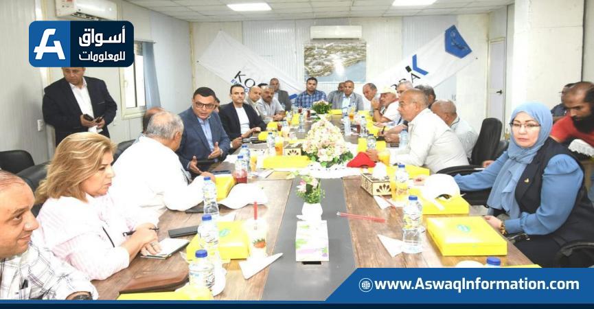 وزير الإسكان يعقد اجتماعا مع الشركات العاملة بحدائق تلال الفسطاط