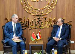مصر وبيلاروسيا تبحثان تعزيز التعاون في مجال الدواء وتنظيم تداول المستحضرات الطبية