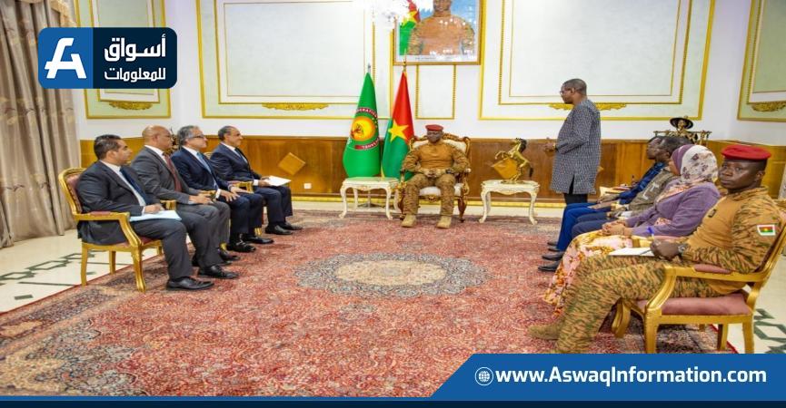 وزير الخارجية والهجرة يسلم رسالة خطية من الرئيس السيسي إلى رئيس بوركينا فاسو