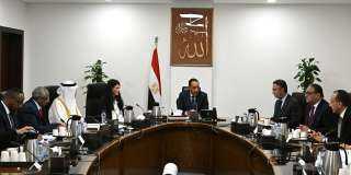 رئيس الوزراء: نقدر التسهيلات المقدمة من ”الإسلامية لتمويل التجارة” لشراء الحبوب والمنتجات البترولية