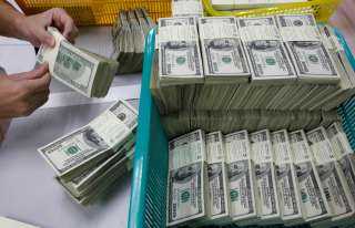 صناديق الأسواق الناشئة تعيد رهاناتها مع صعود الدولار