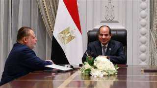 الرئيس السيسي يجتمع مع محافظ البنك المركزي