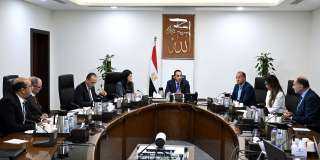 رئيس الوزراء يُناقش زيادة الاعتمادات المالية المخصصة لصيانة المنشآت الحكومية والمرافق الأساسية