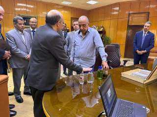 وزير الكهرباء يتابع مستجدات تنفيذ مشروعات توطين صناعة بطاريات أيون الليثيوم استغلال المعادن النادرة
