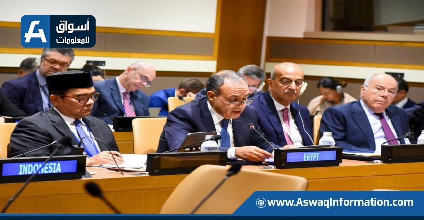 وزير الخارجية خلال الاجتماع