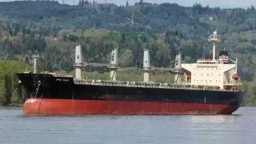 تصدير 55 ألف طن من الفوسفات و7 آلاف طن من الدقيق عبر مواني البحر الأحمر