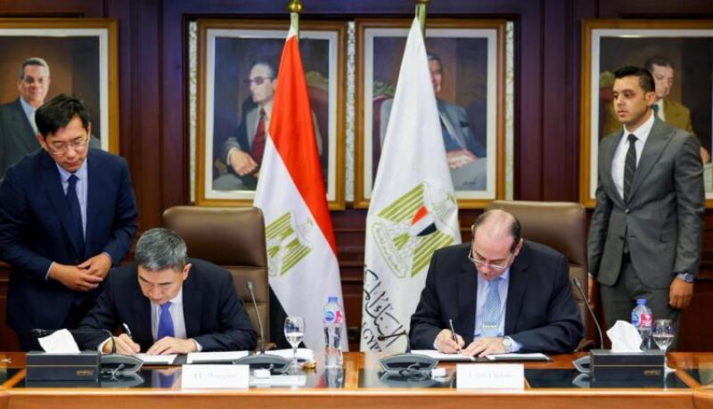 المركزي المصري يوقع مذكرة تفاهم مع الصين 