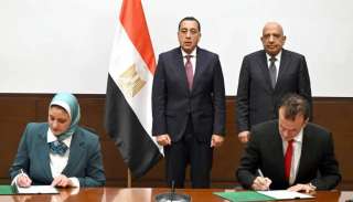 «المصرية لنقل الكهرباء» تتعاون مع «Kamp;K» الإماراتية لتنفيذ مشروع الربط الكهربائي بين مصر وأوروبا