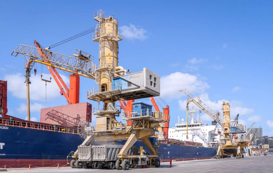 ميناء دمياط