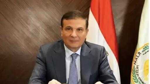 بالأسعار.. وزير الزراعة: يوجه بسرعة صرف الأسمدة للمزارعين.. ويحذر من تحميل الفلاحين... بالأسعار.. وزير الزراعة: يوجه بسرعة صرف الأسمدة للمزارعين.. ويحذر من تحميل الفلاحين أي أعباء إضافية