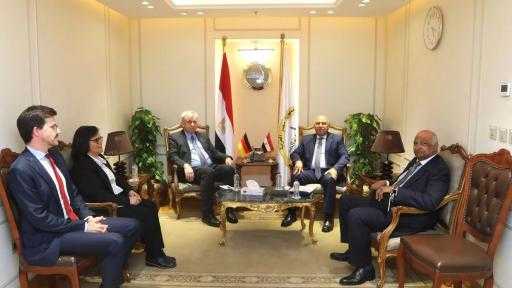 وزير الصناعة: مصر تمتلك كافة المقوّمات التي تؤهّلها لتكون مركزًا إقليميًا لصناعة السيارات