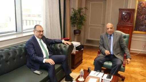 وزيرا الكهرباء وقطاع الأعمال العام يبحثان التوسع باستخدامات الطاقات المتجددة في الصناعات... وزيرا الكهرباء وقطاع الأعمال العام يبحثان التوسع باستخدامات الطاقات المتجددة في الصناعات كثيفة الاستهلاك