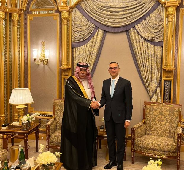 لقاء اليوم